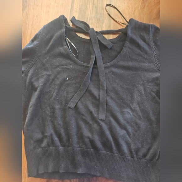 Forever 21 Bell-Lace Open Back Sweater - Picture 3 of 4